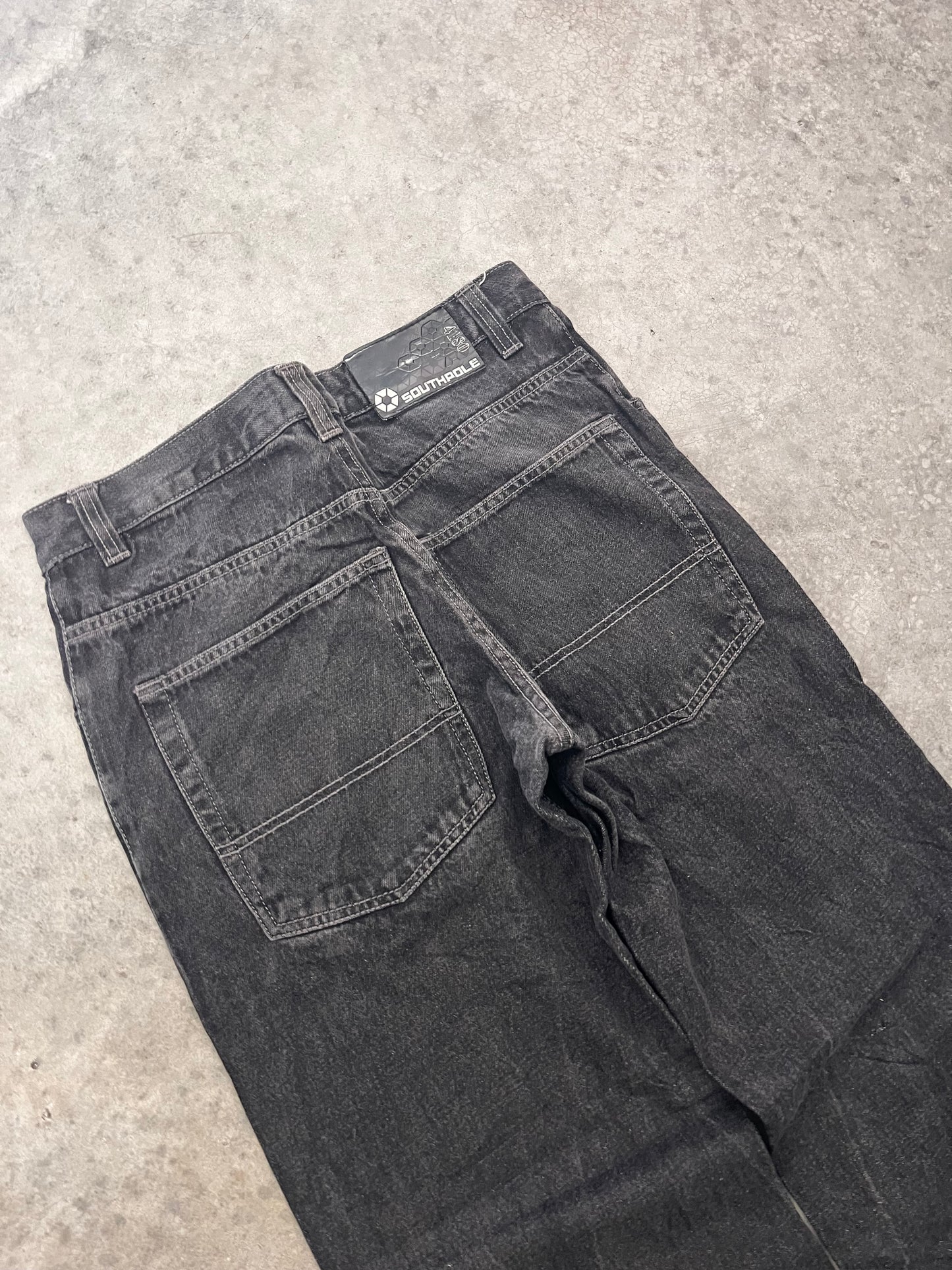 black southpoles - 32