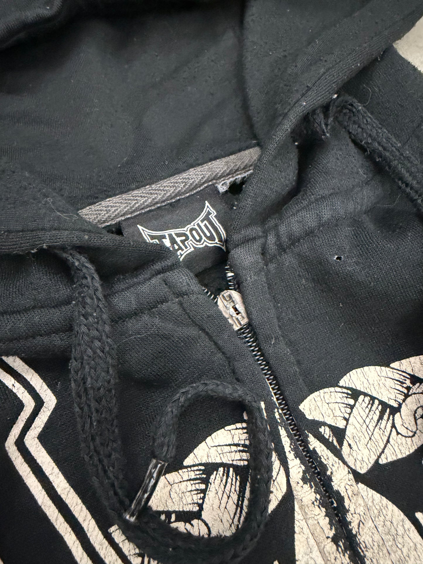 tapout zip up hoodie - L