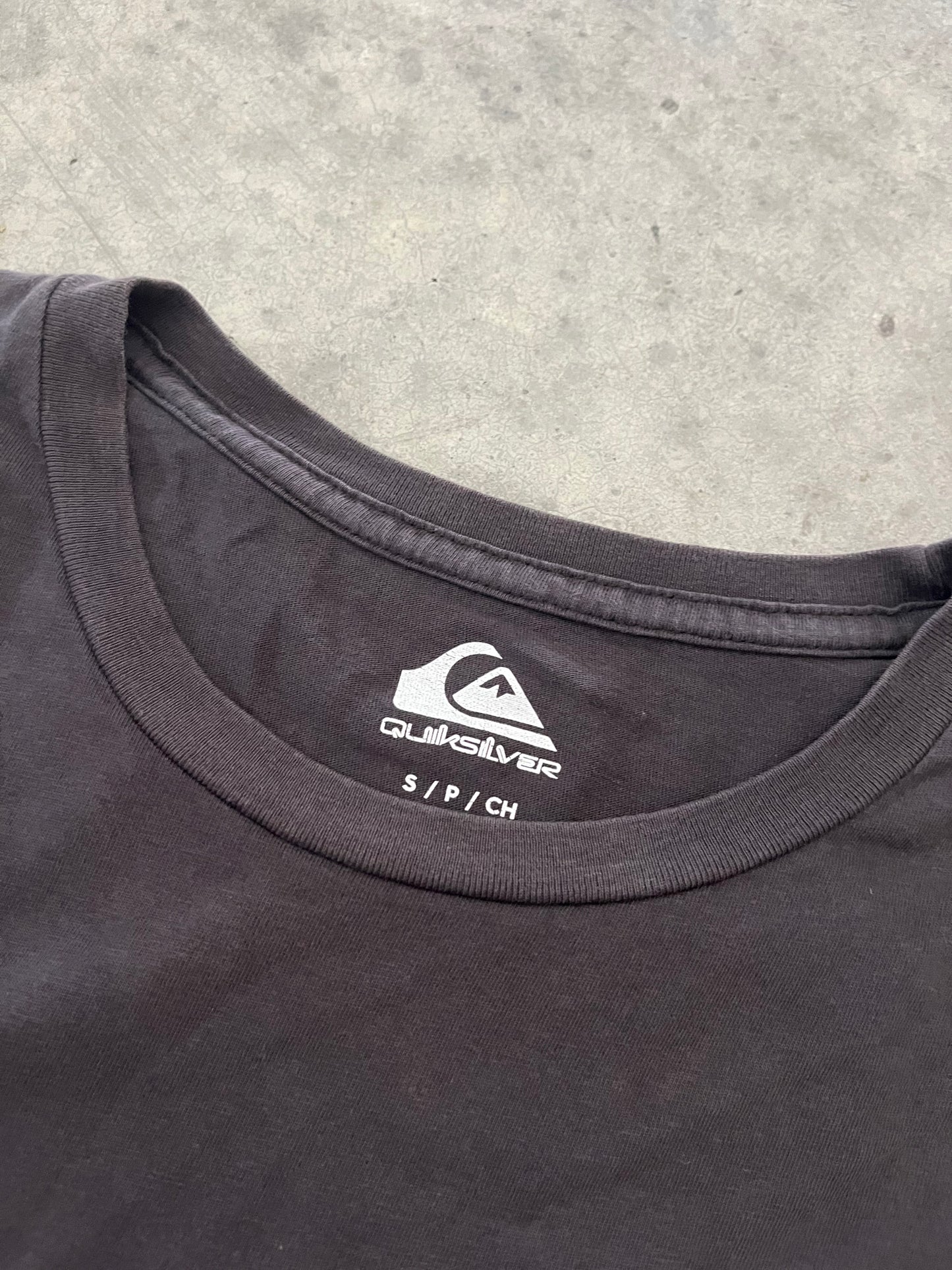 quiksilver tee - M