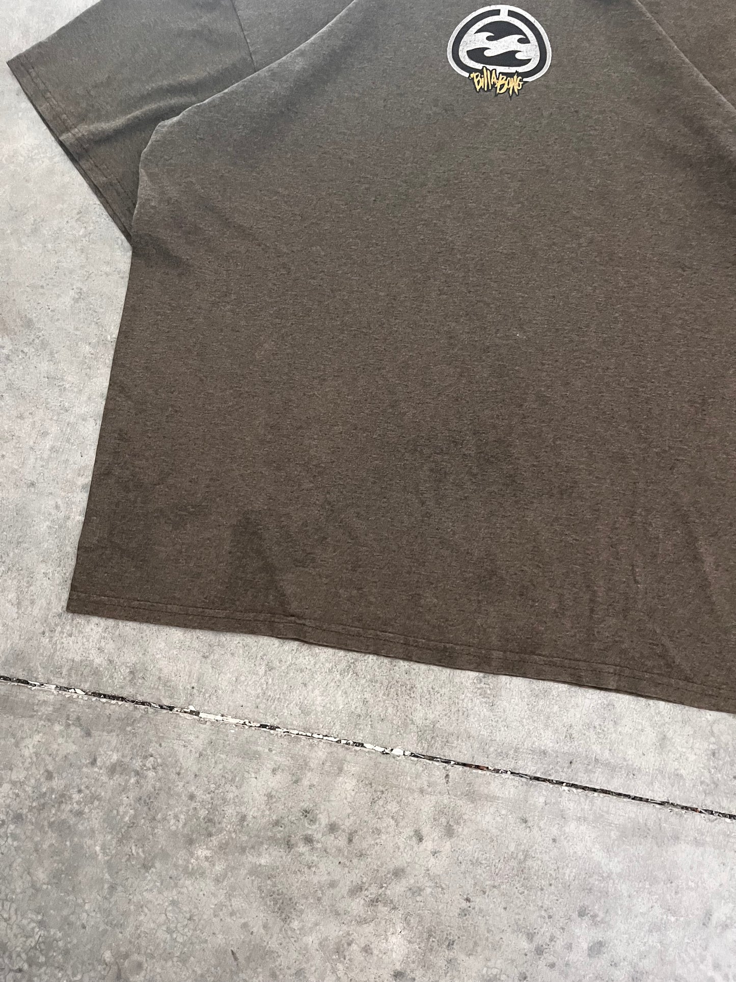 billabong tee - L