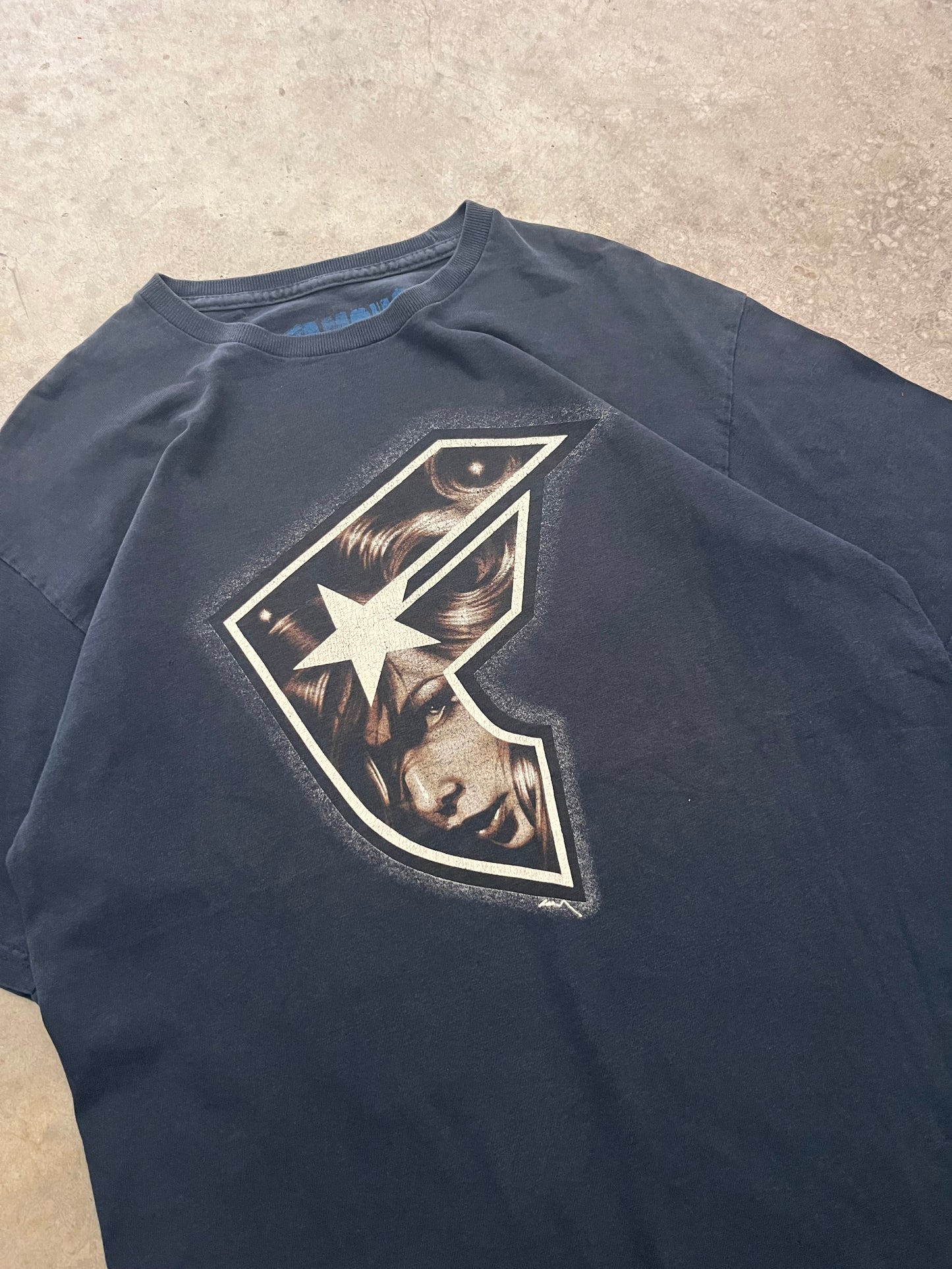 Famous tee - M