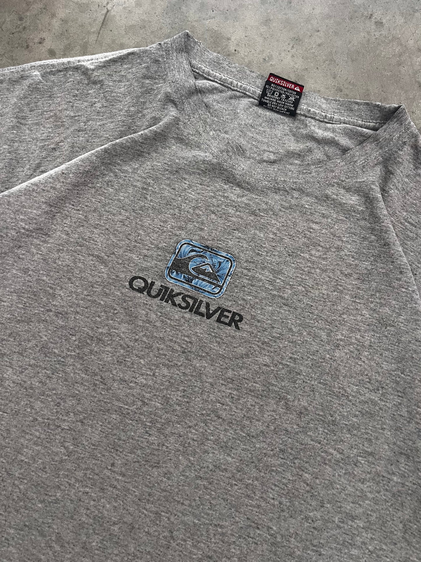 quiksilver tee - XL
