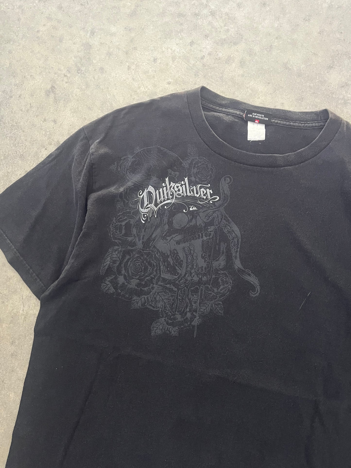 quiksilver tee - L