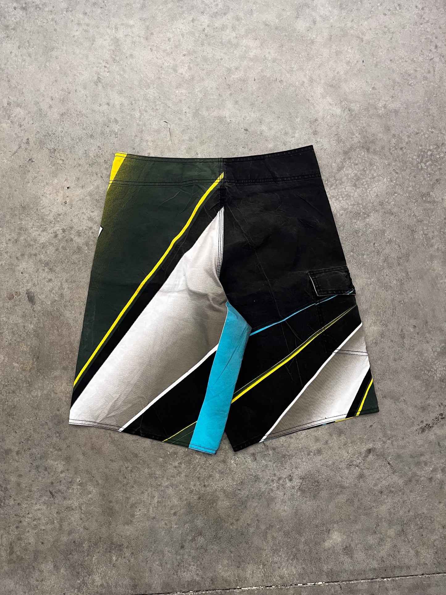 billabong boardshorts - 32