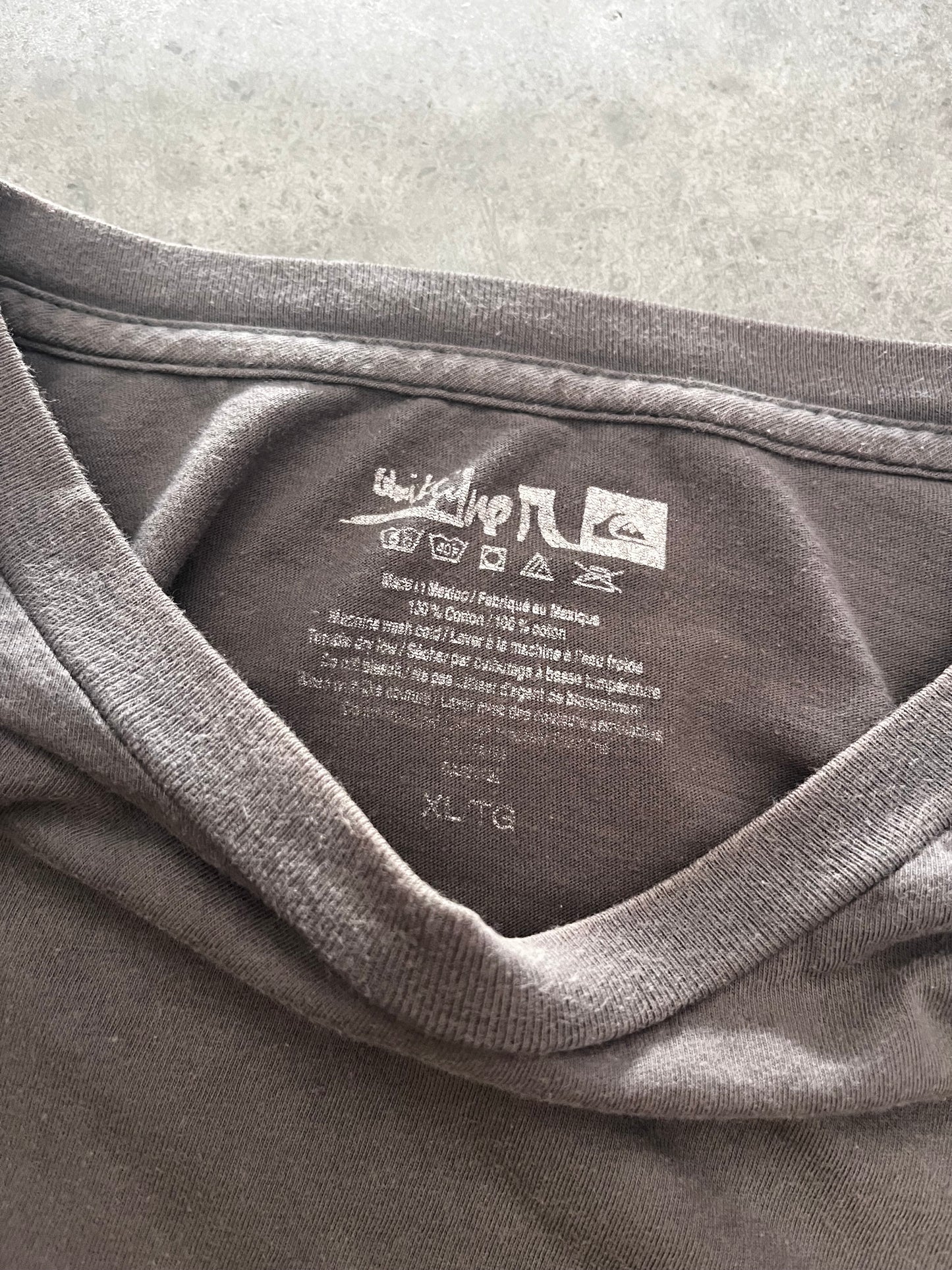 quiksilver tee - XL