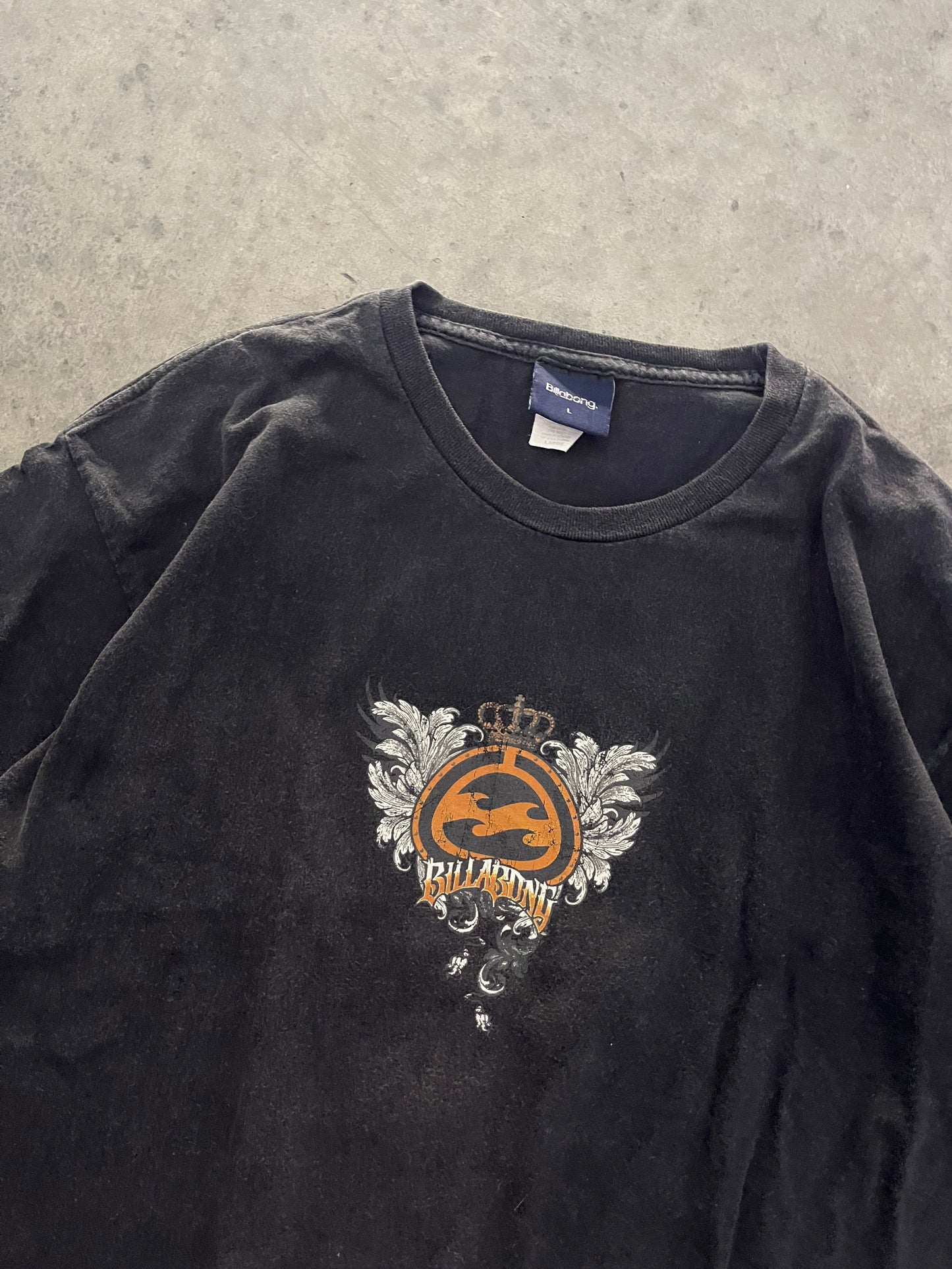 faded billabong tee - L