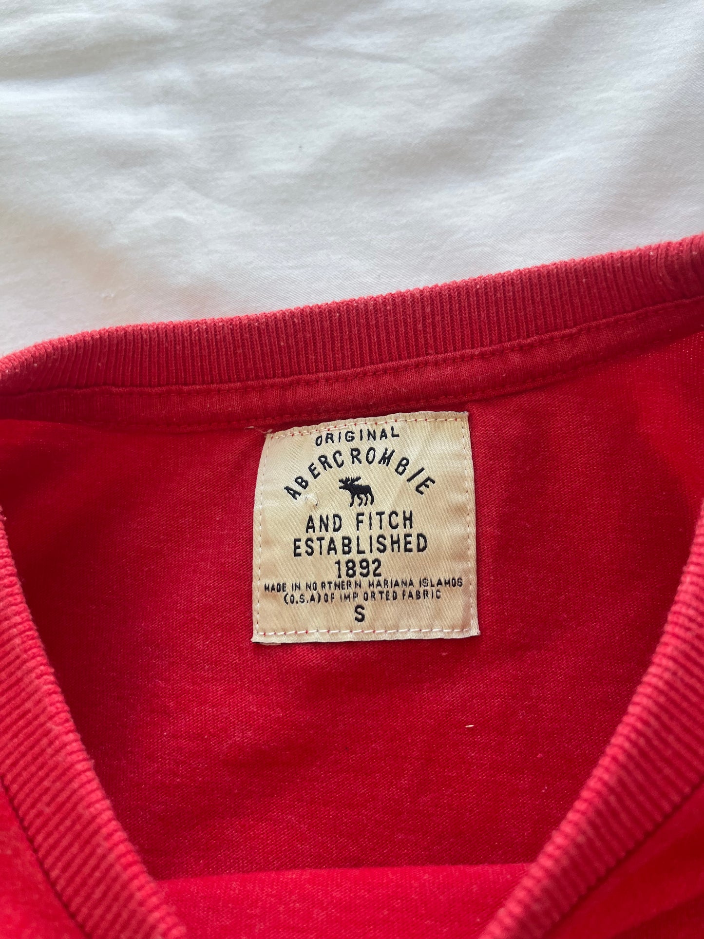 abercrombie and fitch babytee - S