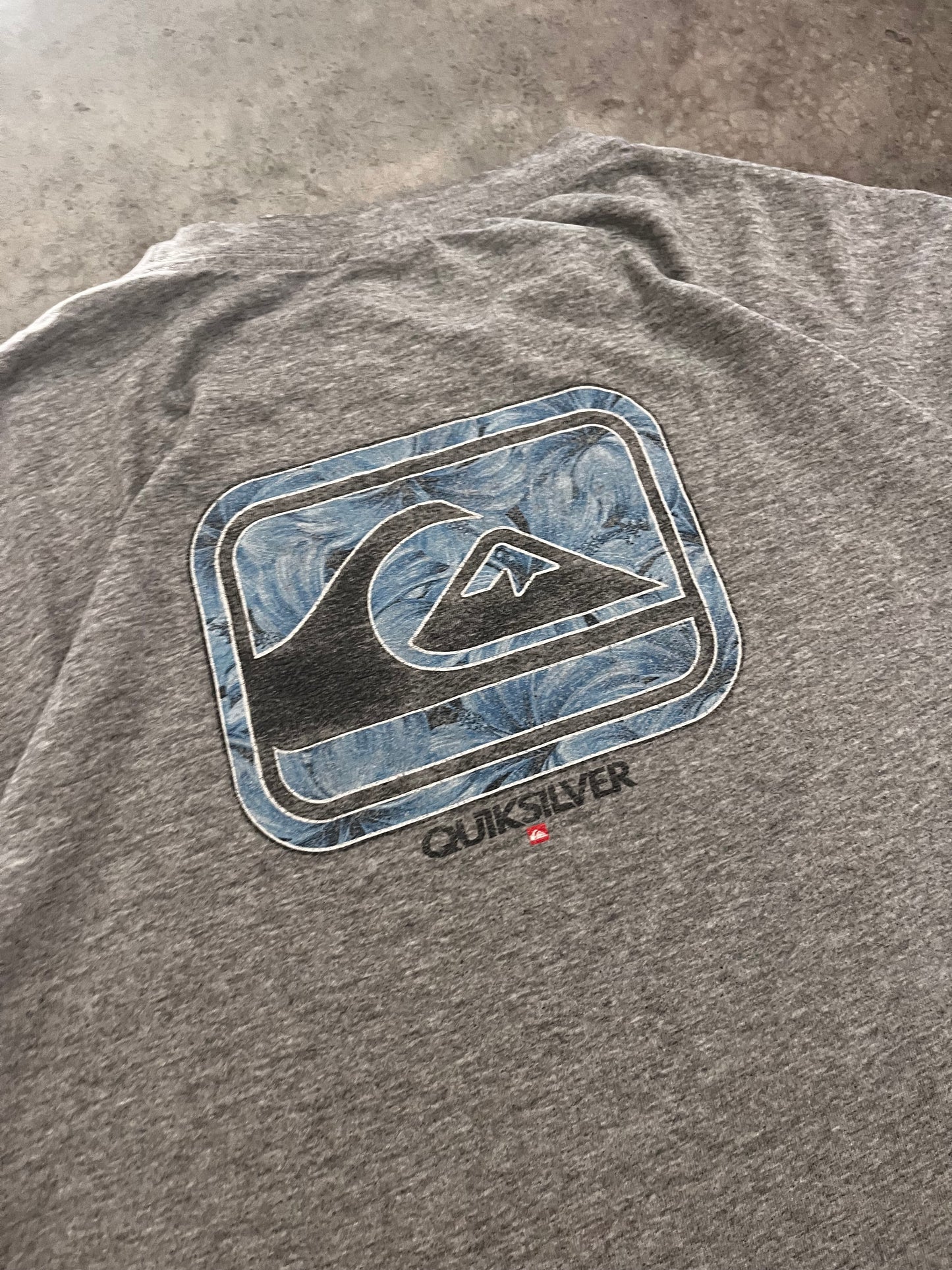 quiksilver tee - XL