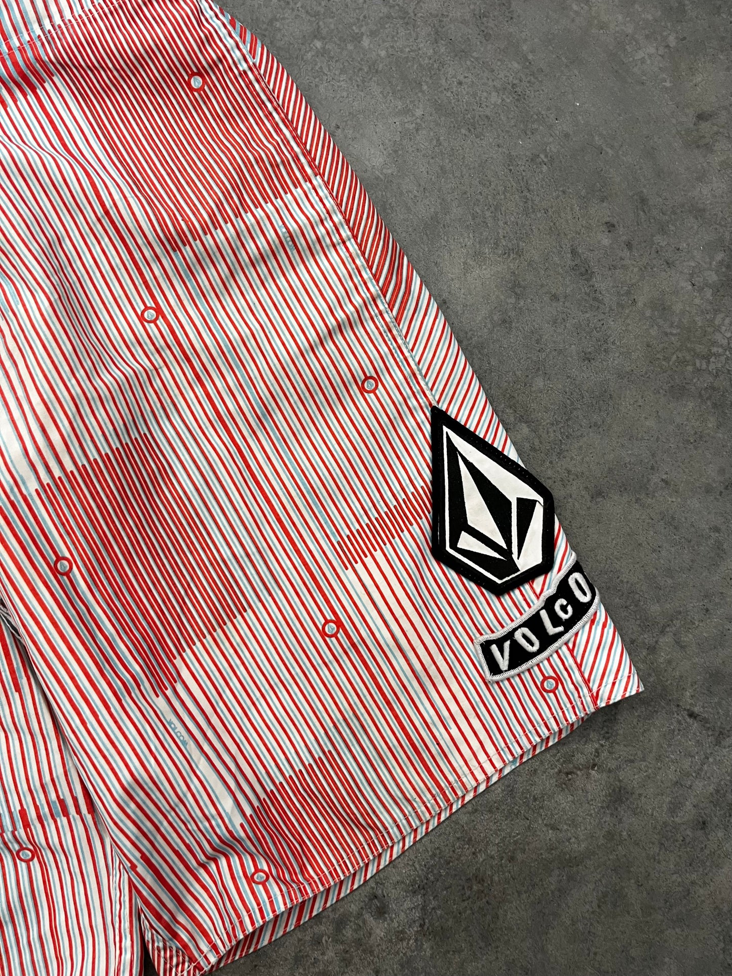 volcom boardshorts - 32