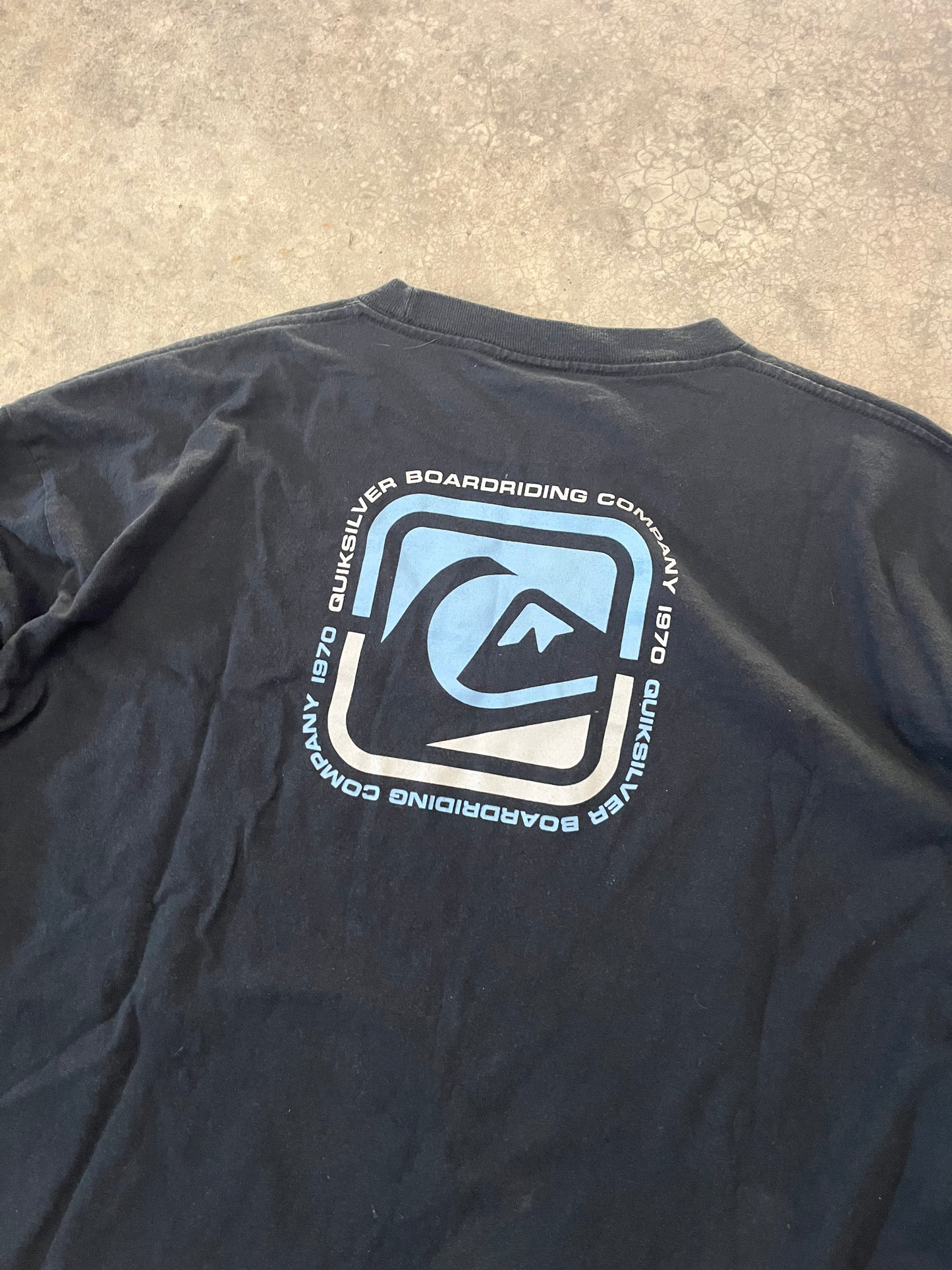 quiksilver long sleeve - XL