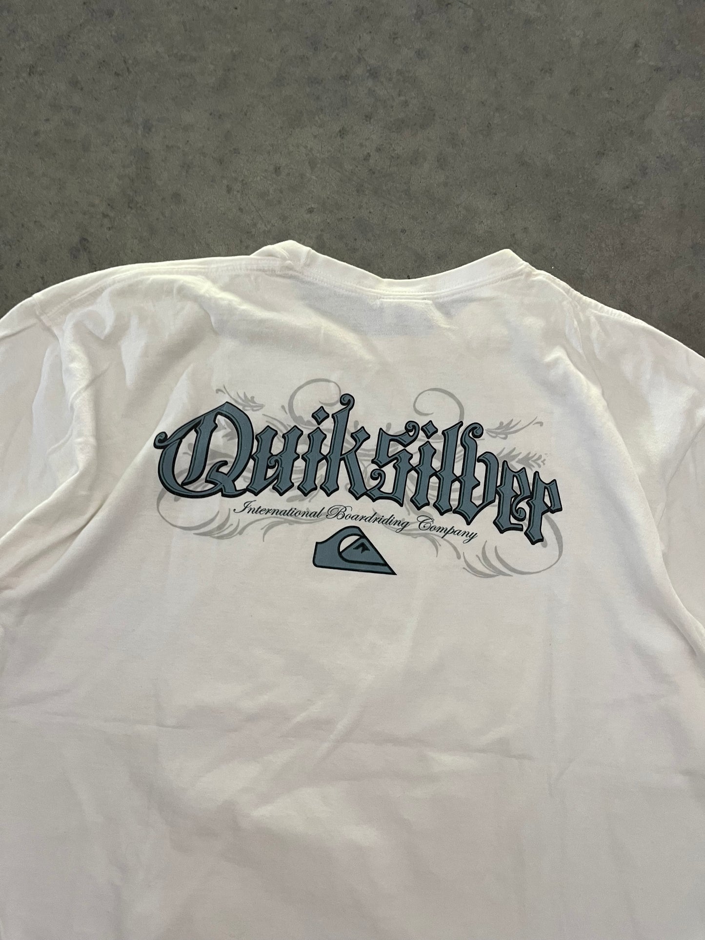 quiksilver tee - L