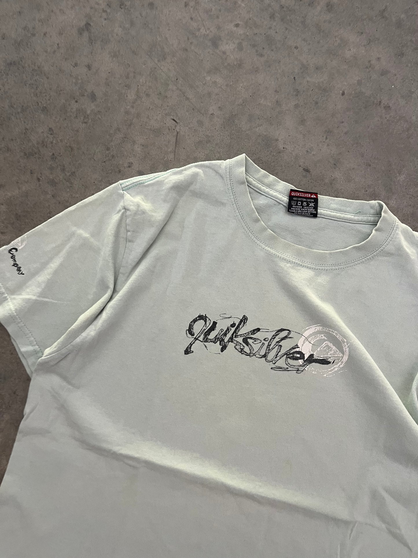 quiksilver tee - M