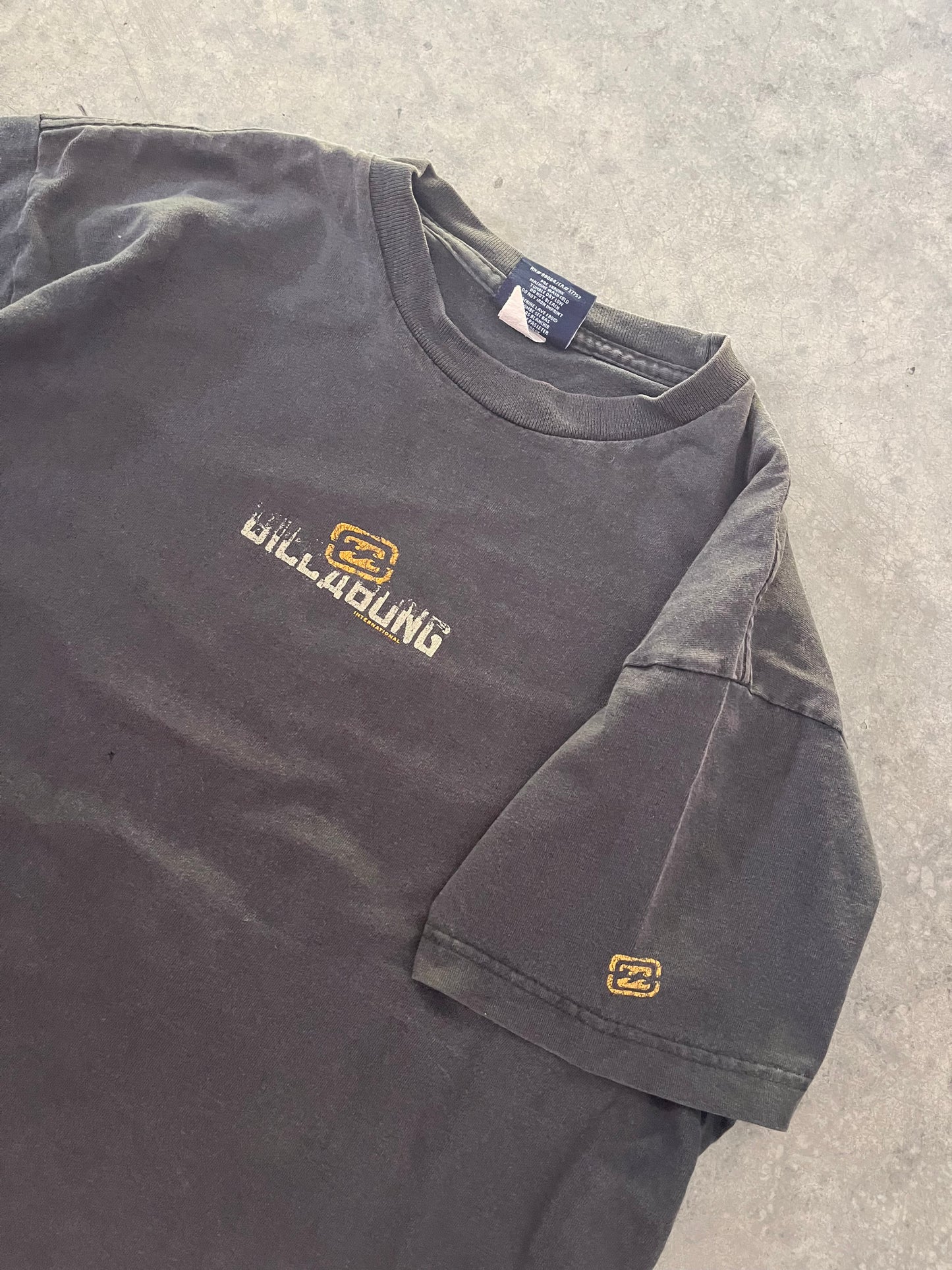 billabong tee - L