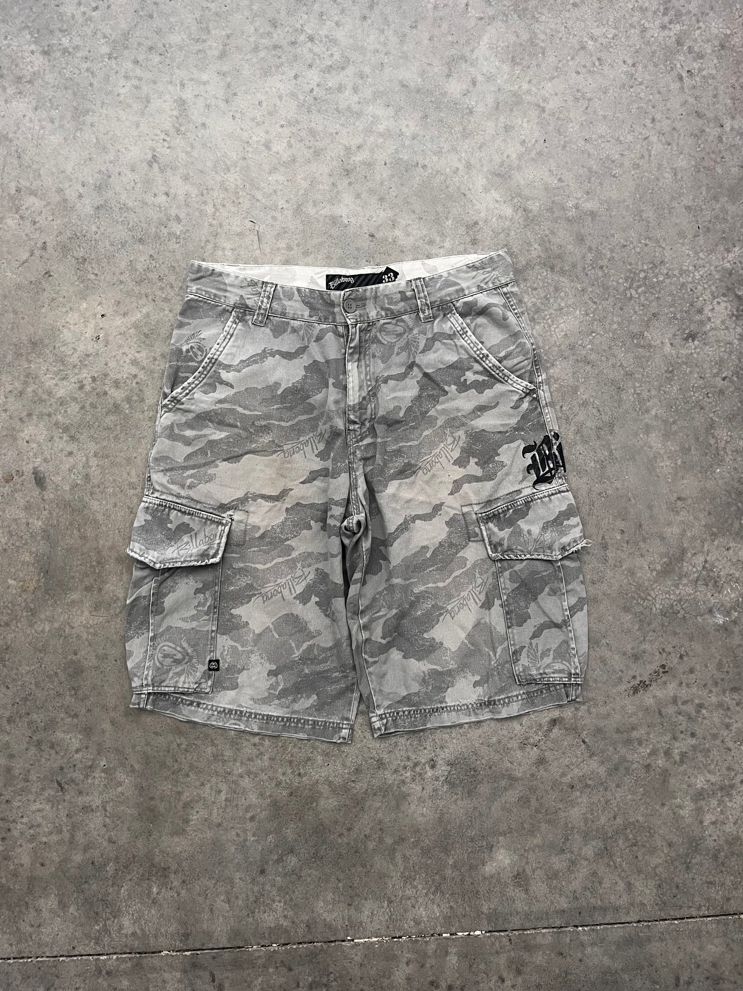 billabong camo shorts - 34