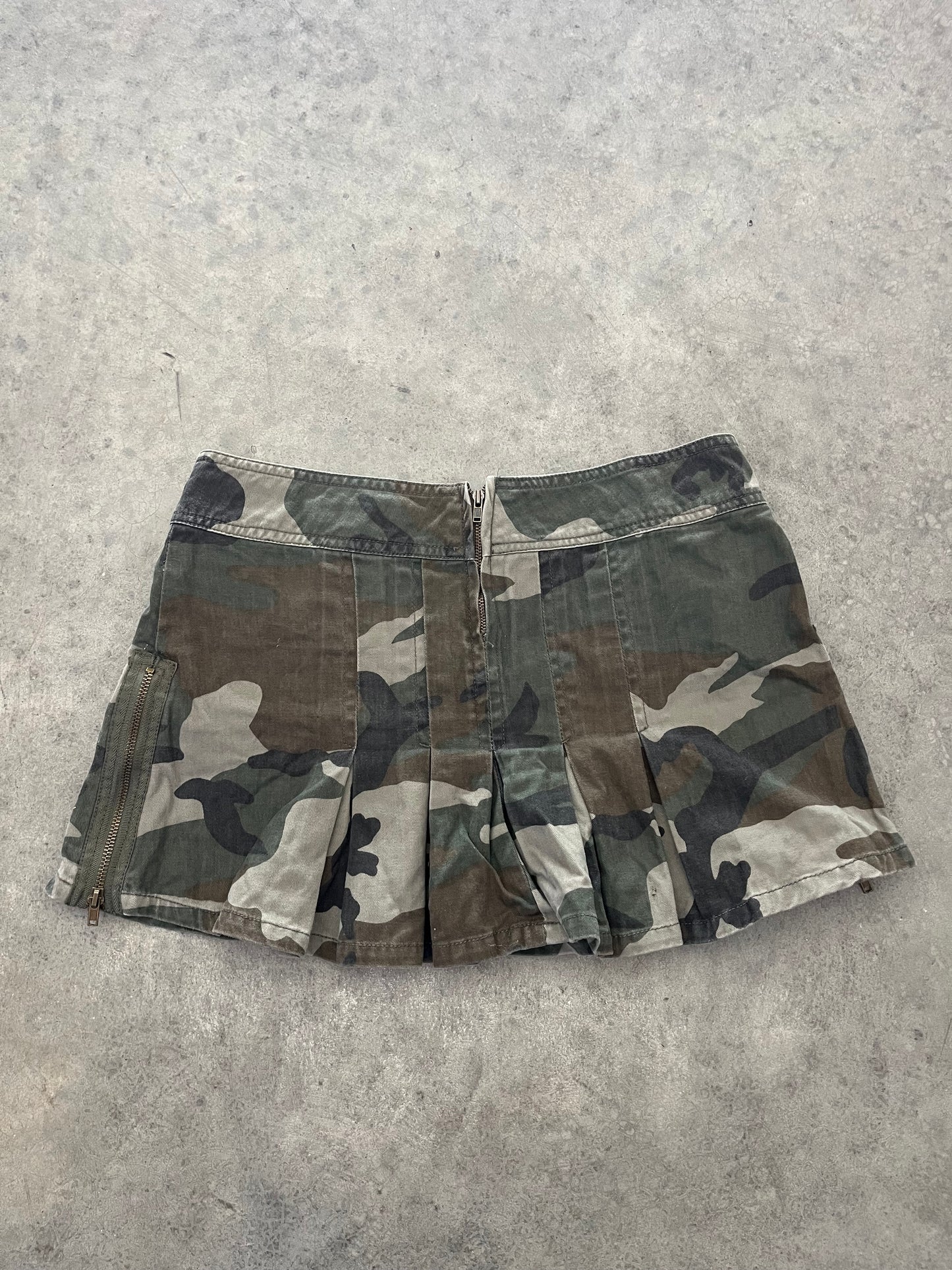 jayjays camo mini skirt