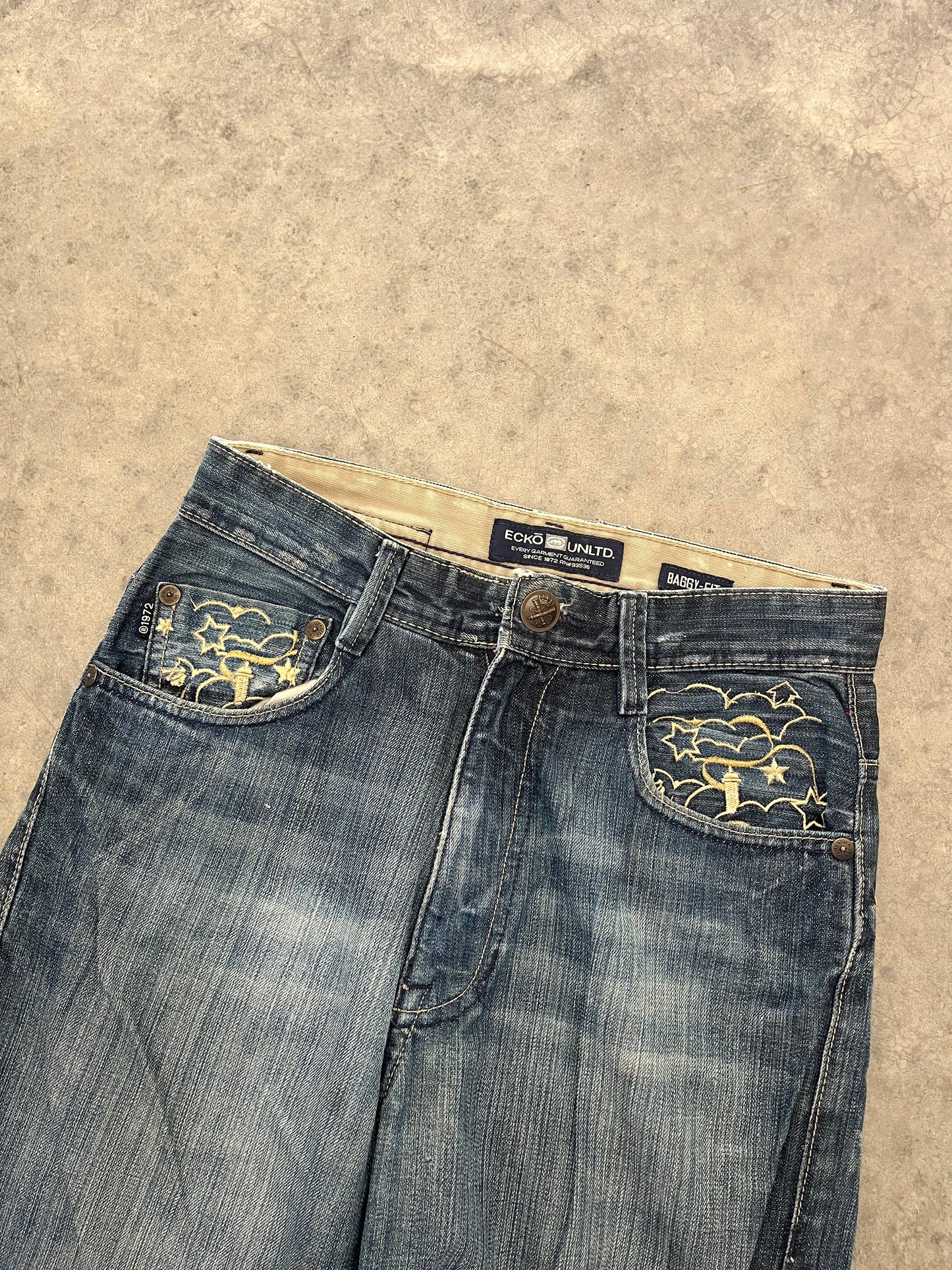 crazy embroidered ecko jeans - 30