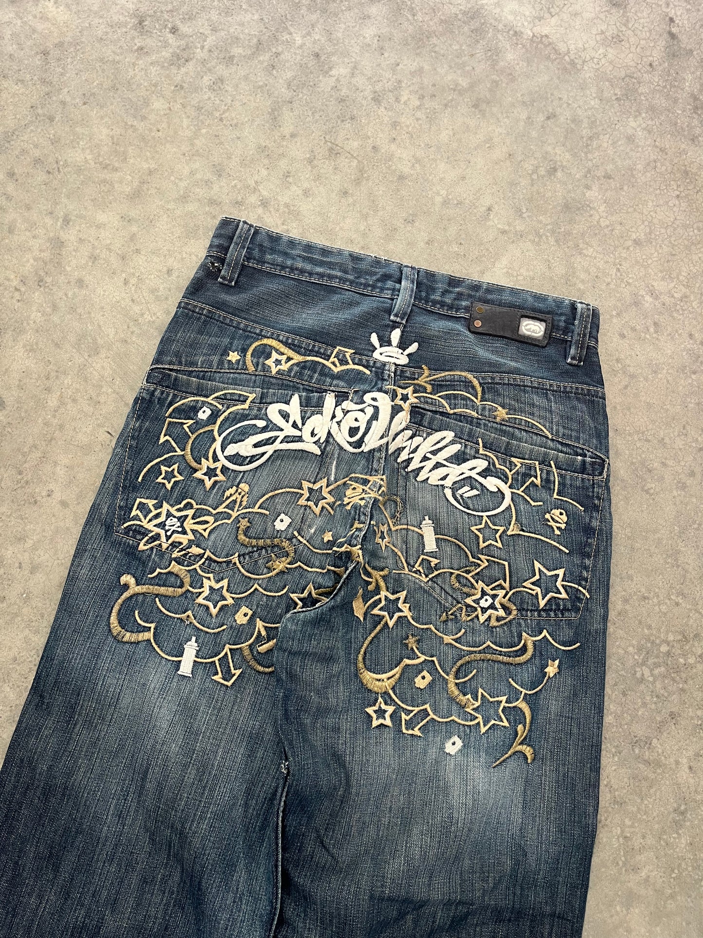 crazy embroidered ecko jeans - 30