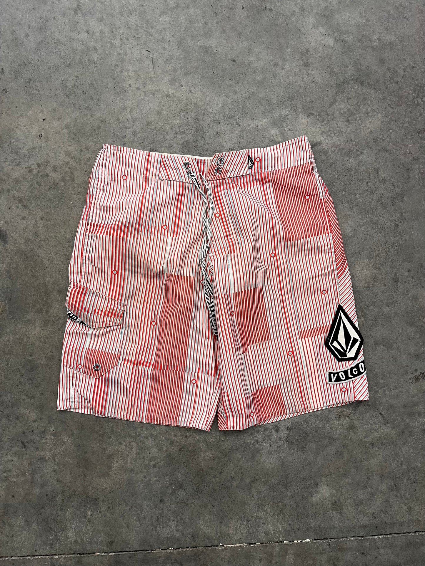 volcom boardshorts - 32