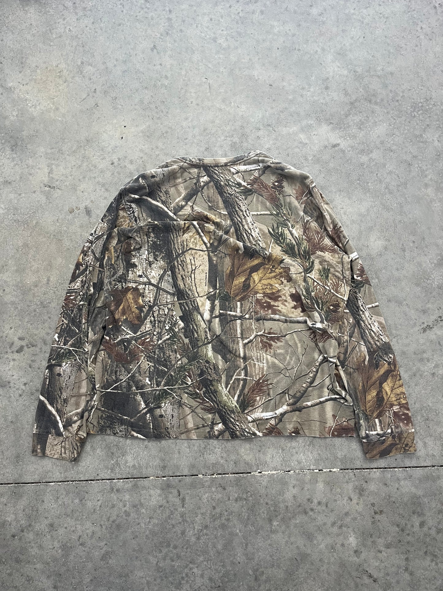 calm real tree long sleeve